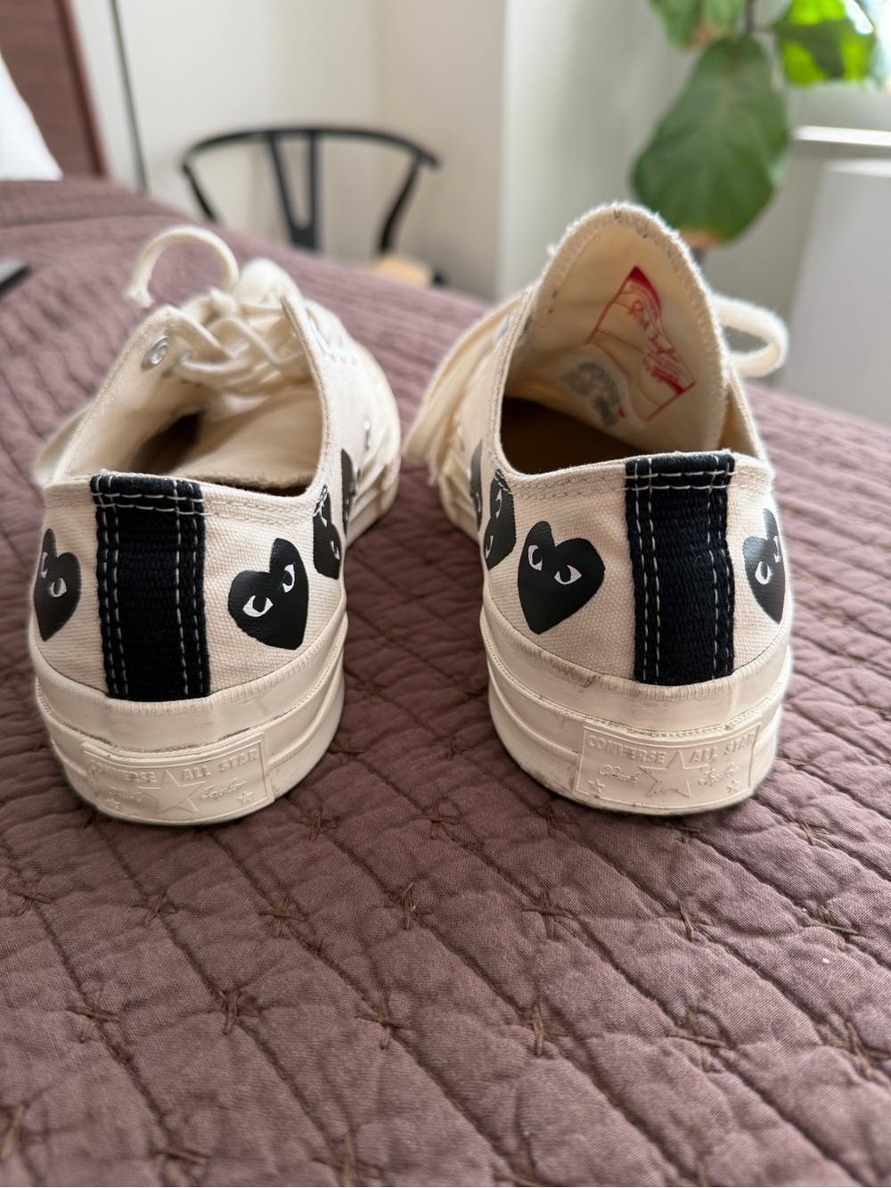 Converse Play by Comme des Garçons Low-Top Sneakers with Black Heart Motif - Picture 4 of 6